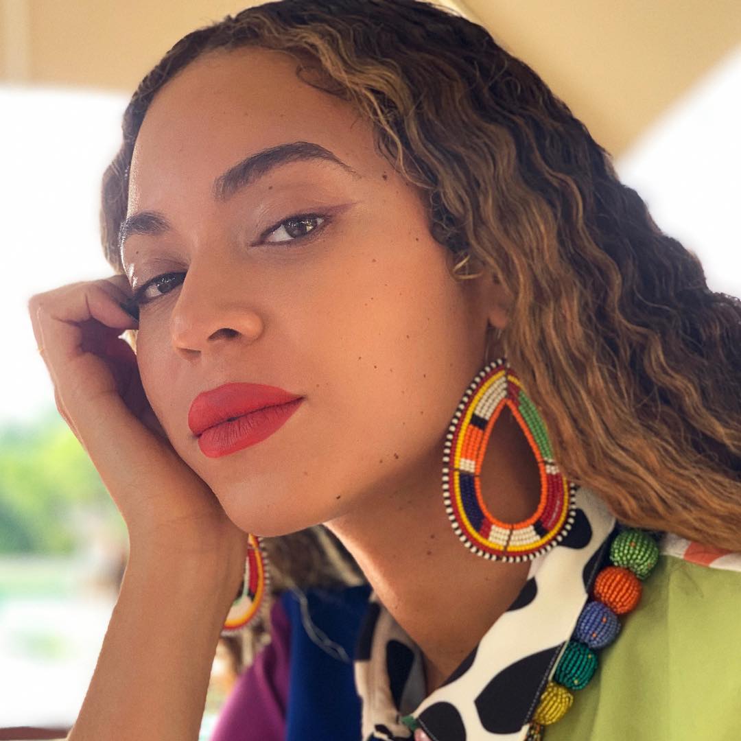 Beyoncé gây ấn tượng với khán giả bởi ài năng, giọng hát nội lực và cả làn da căng bóng mịn màng. Ảnh: Instagram Beyoncé.