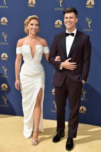 Nữ diễn viên Scarlett Johansson diện thiết kế đầm trắng của nhà mốt Balmain, giày Christian Louboutin và bộ trang sức sang trọng đến từ Nikos Koulis. (Ảnh: Kevin Mazur)